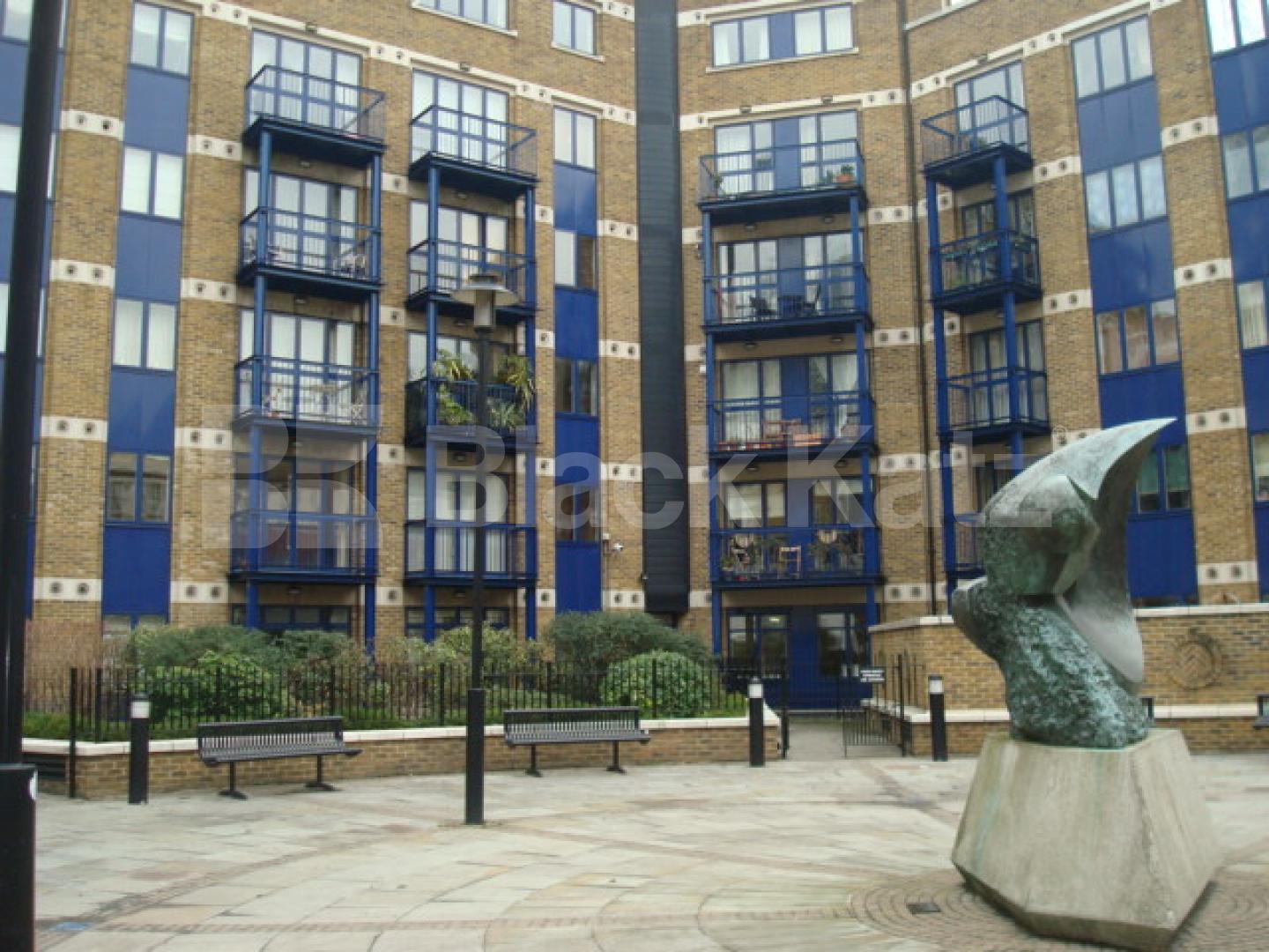 			Gorgeous apartment in cosmopolitan East London!, 2 Bedroom, 1 bath, 1 reception Apartment			 Folgate Street, Spitalfields/Bishopsgate